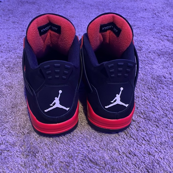 Jordan 4 (Red Thunder) - Picture 4 of 6